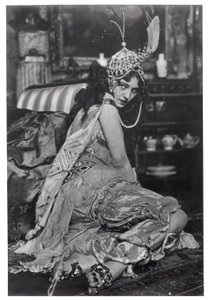 Ida Rubinstein（c.1885-1960）作为Zobeide在Scheherazade，c.1910
